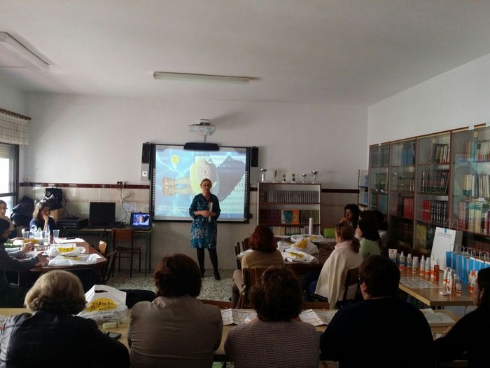 La Campaña de Fotoprotección dirigida de nuevo al ámbito escolar continúa la formación de profesores del Colegio María Auxiliadora de Fuengirola