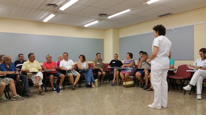Pacientes y profesionales de Marbella forman a personas con una ostomía para que aprendan a mejorar su calidad de vida