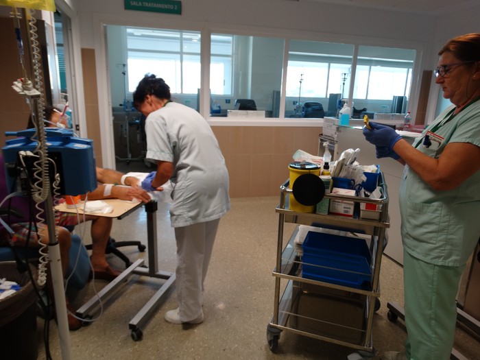 La Agencia Sanitaria Costa del Sol y la AECC suman esfuerzos para ayudar a pacientes oncológicos y a sus familiares