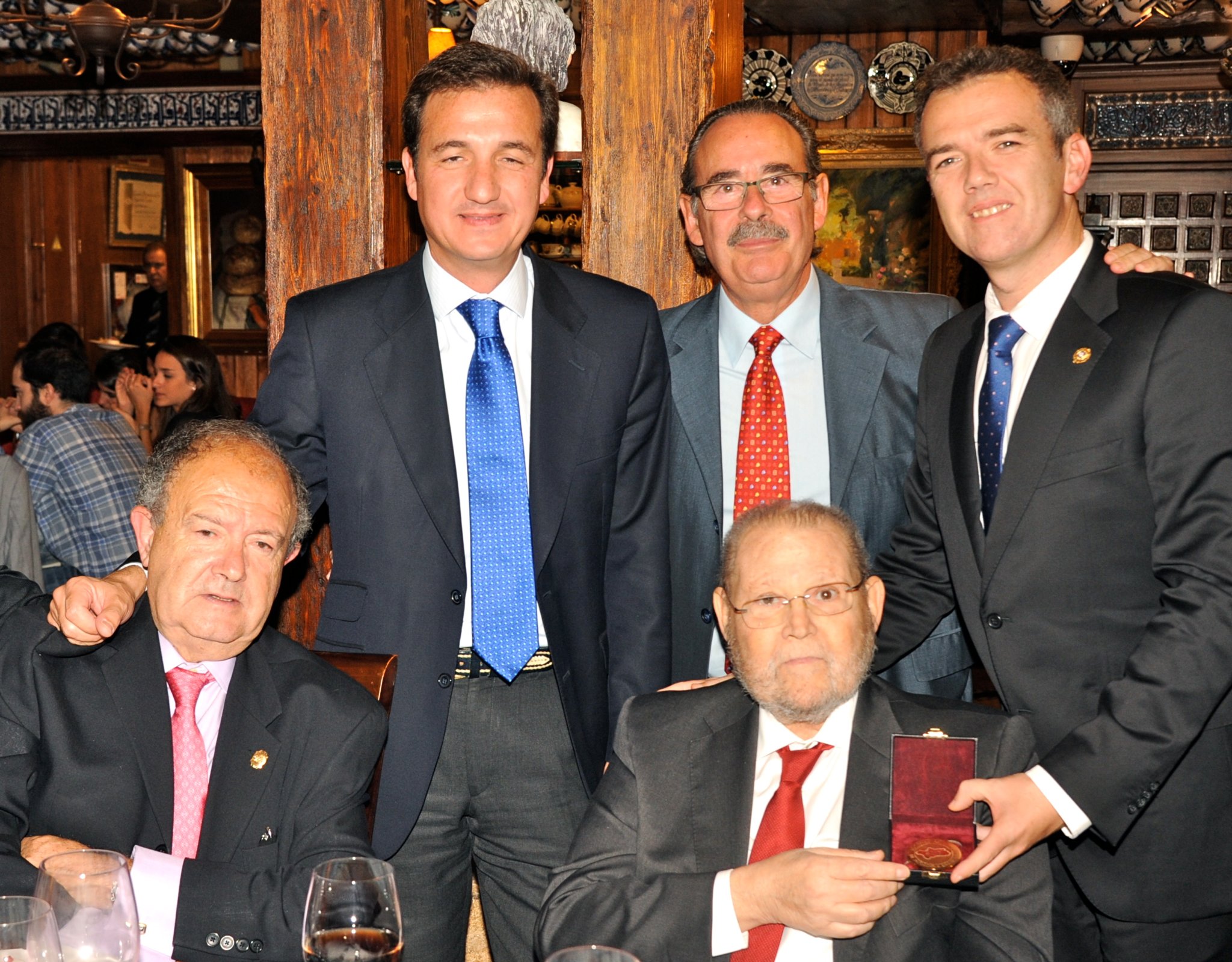 Andrés Sánchez Yagüe, de la unidad de Digestivo del Hospital Costa del Sol recibe la Medalla de Oro de la Sociedad Andaluza de Patología Digestiva (SAPD)