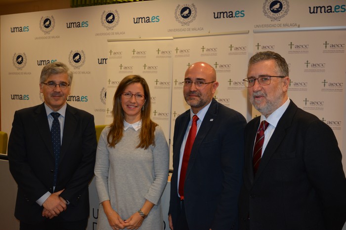 Una oncóloga del Hospital Costa del Sol recibe una beca de la Consejería de Salud y de la AECC para un proyecto de investigación de inmunoterapia del cáncer