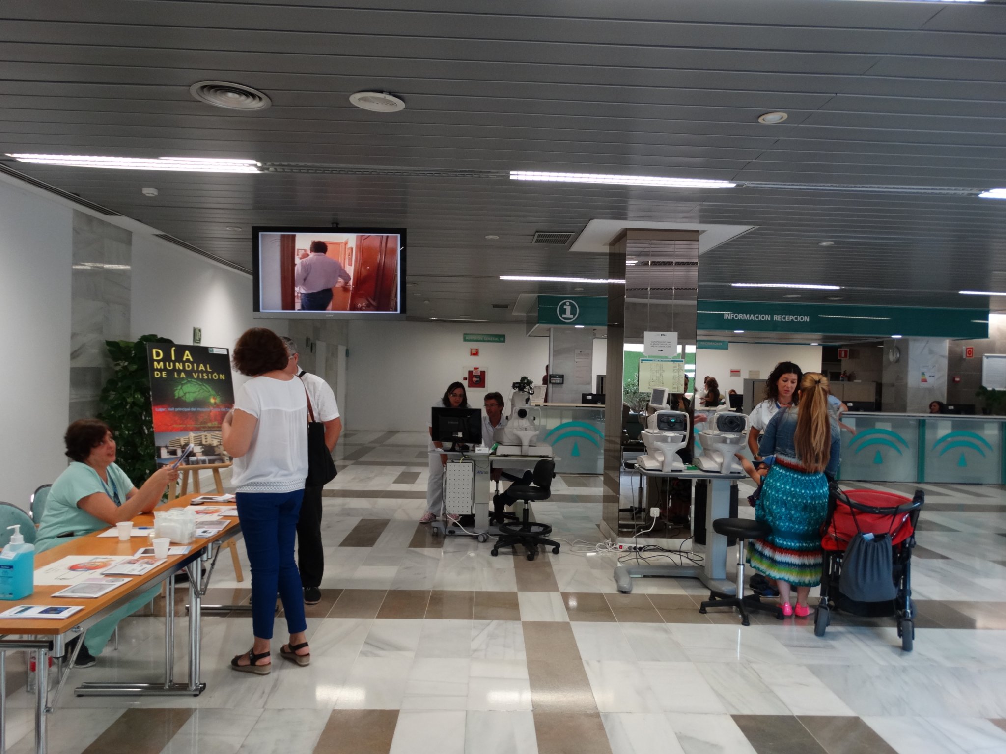 El área de Oftalmología de la Agencia Sanitaria Costa del Sol realiza una campaña para informar y concienciar sobre las principales causas de la ceguera