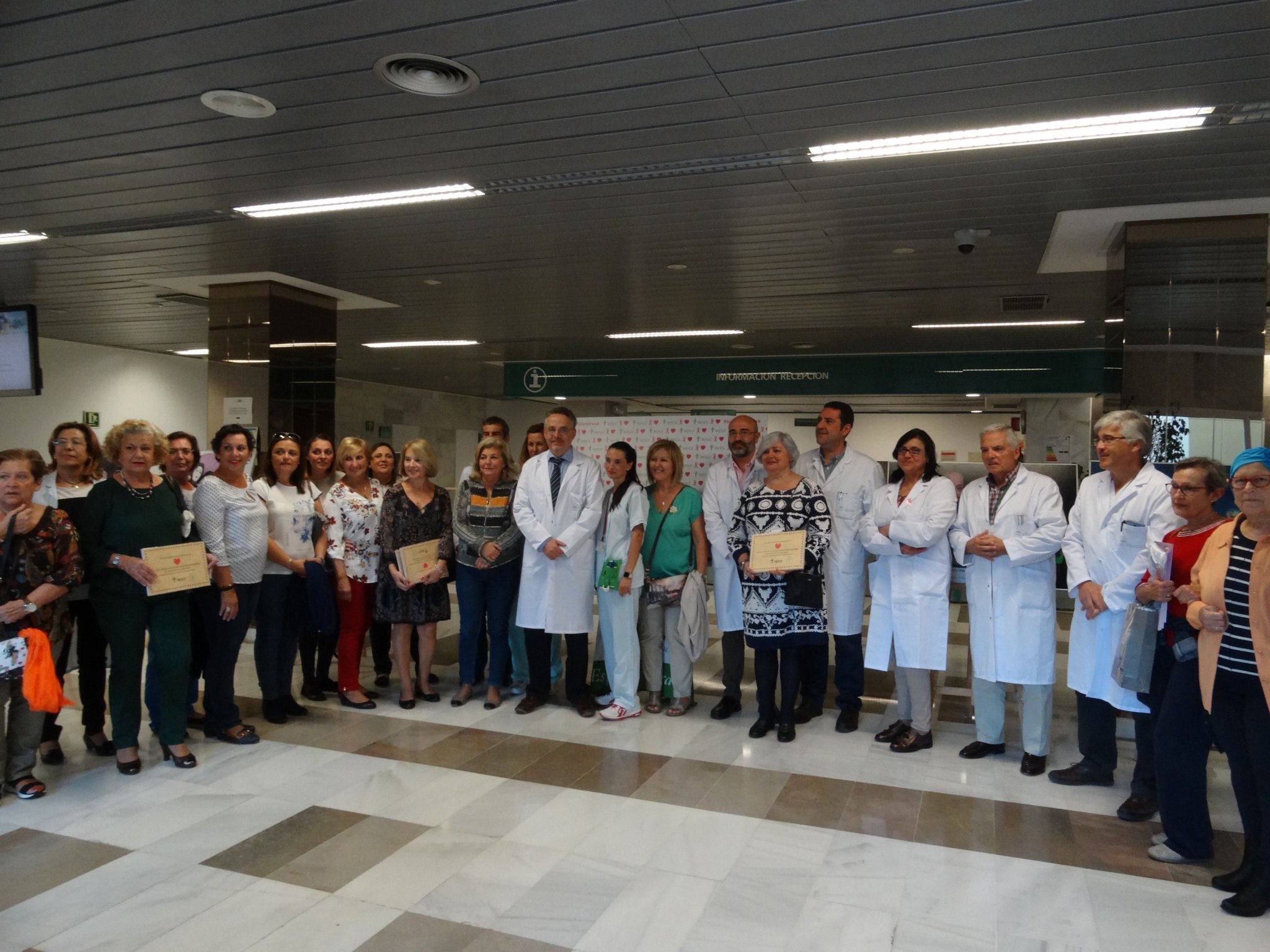 El Hospital Costa del Sol clausura la exposición itinerante de fotografías que organiza la Asociación Española contra el Cáncer y que da vida al calendario solidario 2018