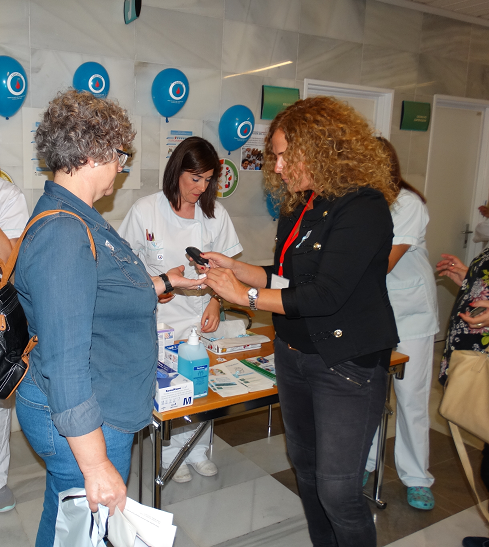 Las áreas de Medicina Interna del Hospital Costa del Sol y del HAR de Benalmádena realizan una campaña para informar y concienciar sobre la diabetes