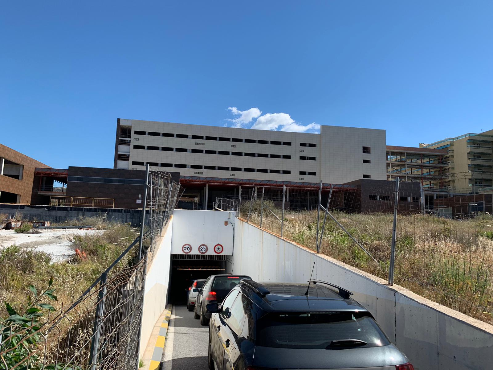 La Agencia Sanitaria Costa del Sol ha rescatado hoy las obras de ampliación por lo que el edificio y el parking pasan a ser gestionados por la Consejería de Salud y Familias de la Junta de Andalucía