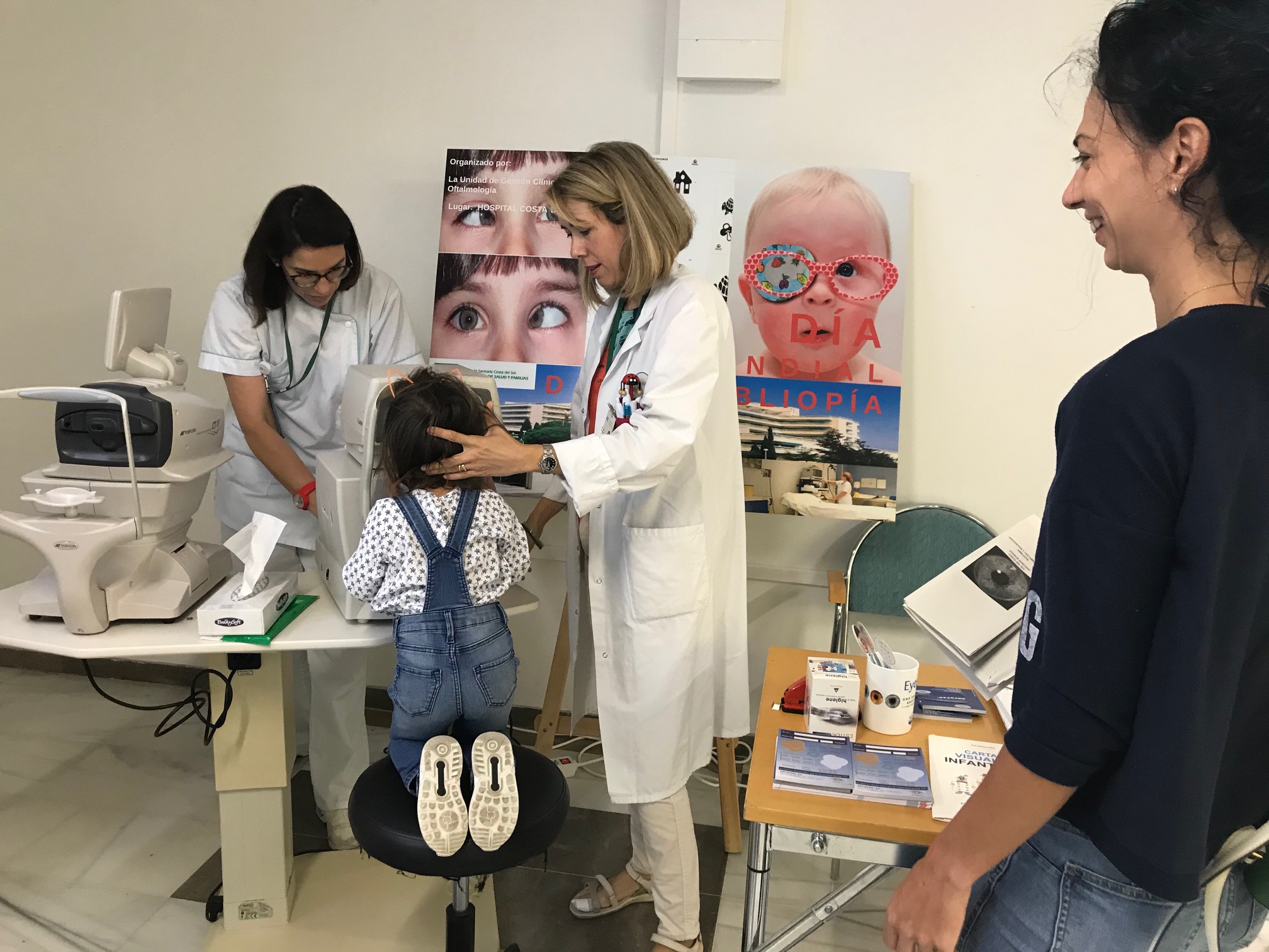 El área de Oftalmología del Hospital Costa del Sol realiza una campaña para concienciar sobre la importancia de la detección y tratamiento precoz de la ambliopía (ojo vago)