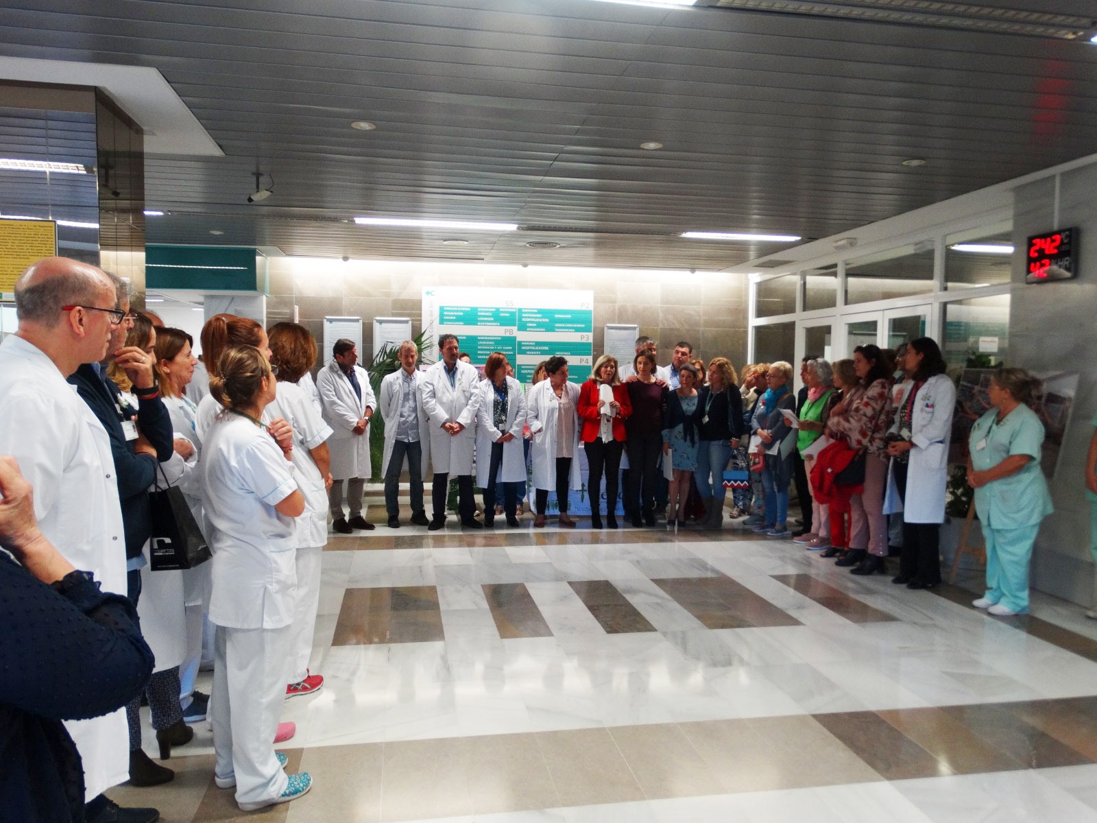 El Hospital Costa del Sol inaugura la exposición itinerante de fotografías que organiza la Asociación Española contra el Cáncer y que da vida al calendario solidario 2020