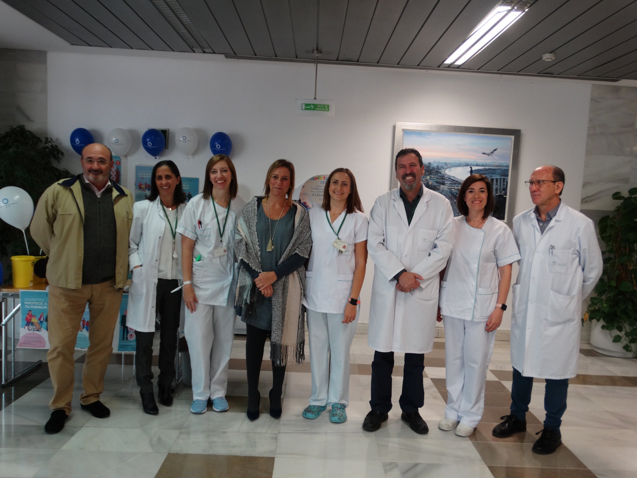El Área de Enfermería de Medicina Interna del Hospital Costa del Sol realiza una campaña para informar y concienciar sobre la diabetes