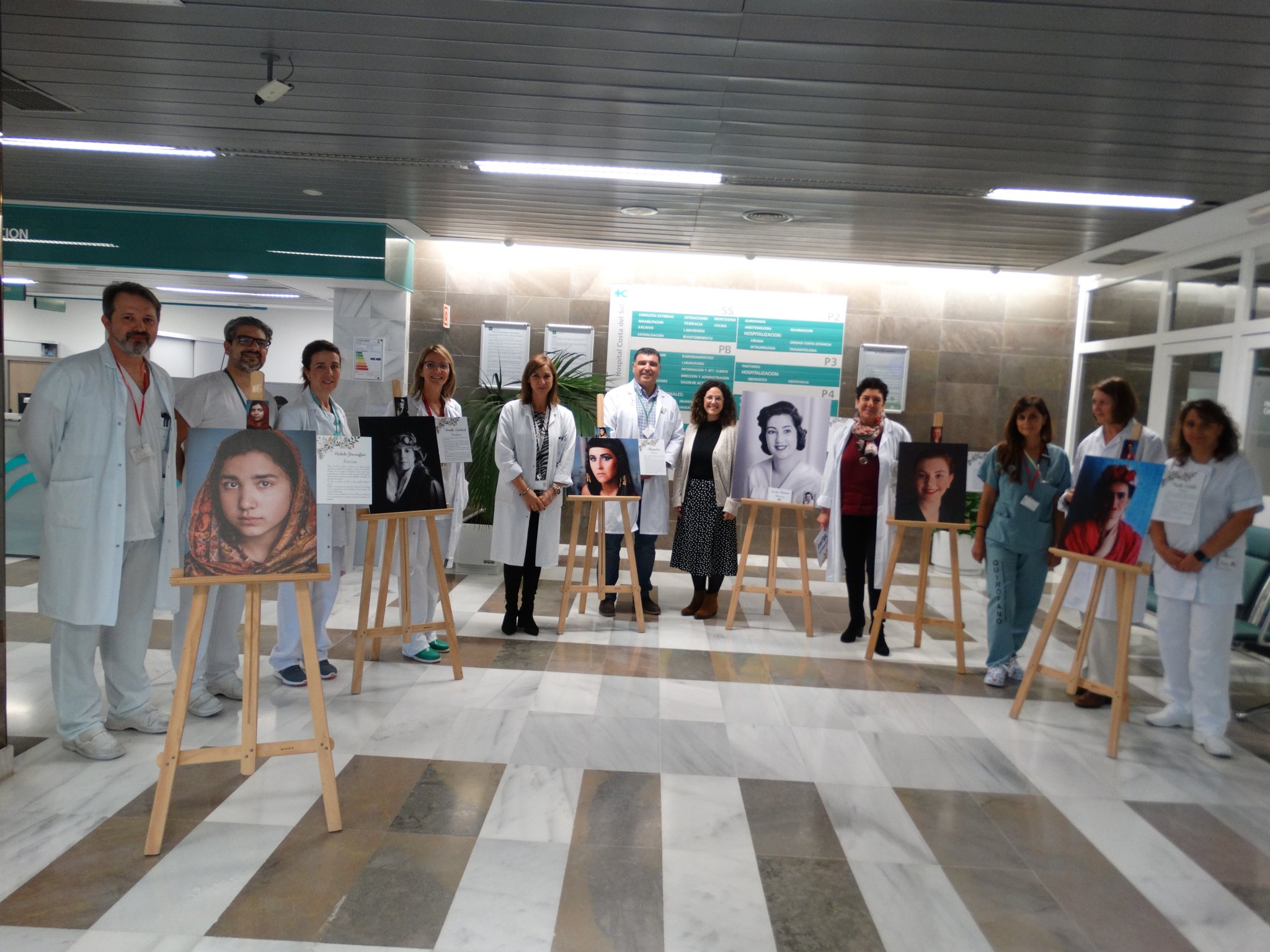 El Hospital Costa del Sol inaugura la exposición fotográfica ‘Luminarias, mujeres extraordinarias’