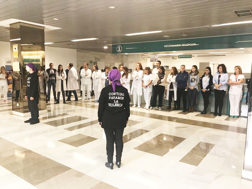 El Hospital Costa del Sol celebra hoy el Día Internacional de la Eliminación de la Violencia Contra la Mujer con mesas informativas, una performance y la lectura de un poema