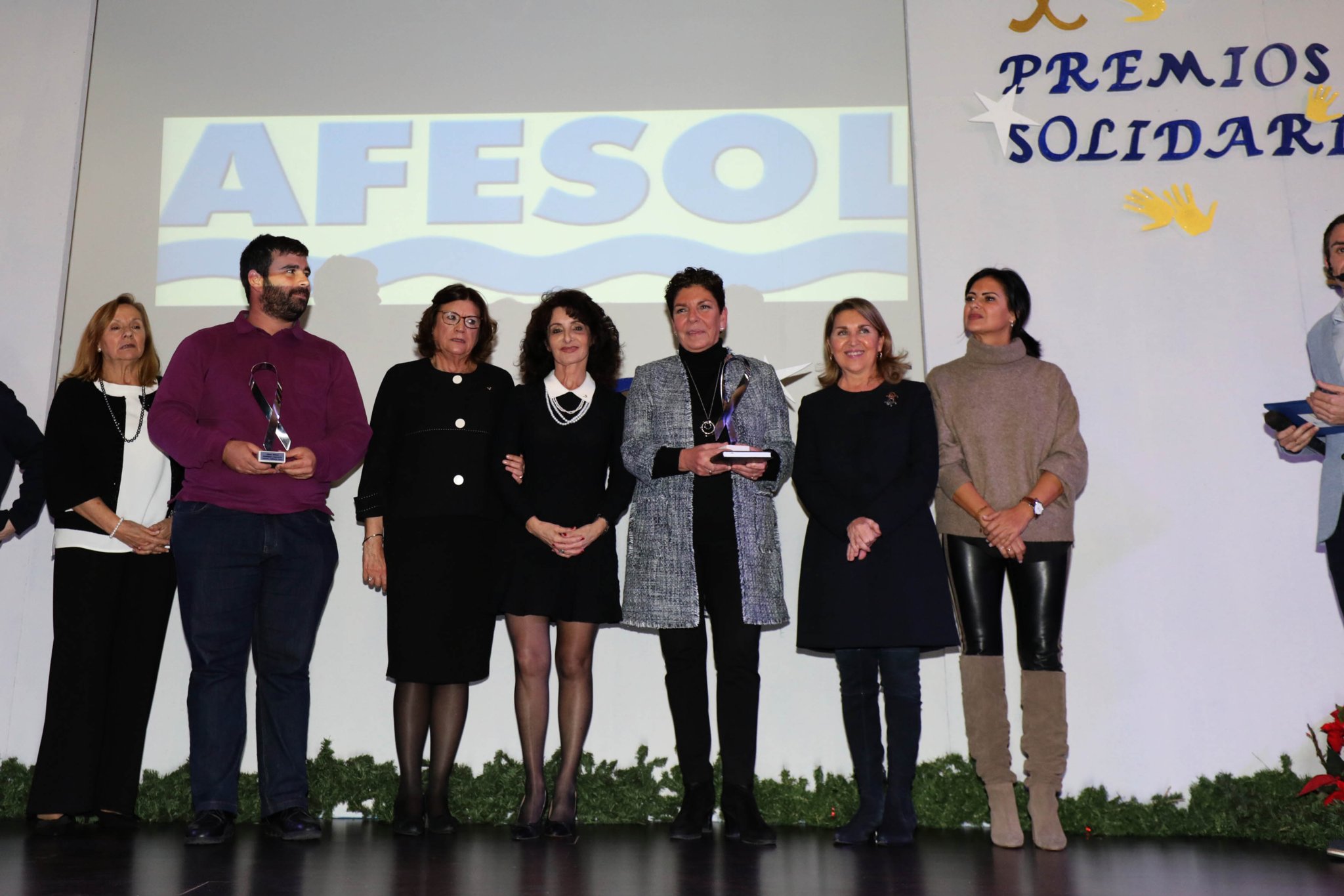 El Hospital Costa del Sol recibe el pin de plata de los Premios Solidarios 2019 de Marbella, de la mano de la Plataforma del Voluntariado