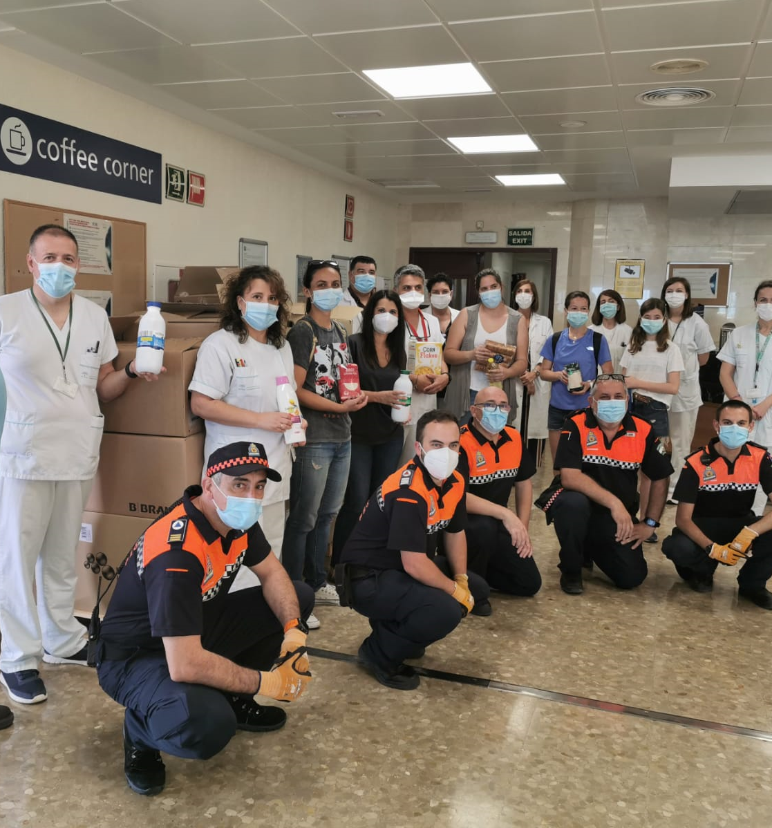 Trabajadores del Hospital Costa del Sol recogen más de 4.500 kilos de alimentos y productos higiénicos para agradecer a la población todas sus muestras de apoyo, cariño y solidaridad