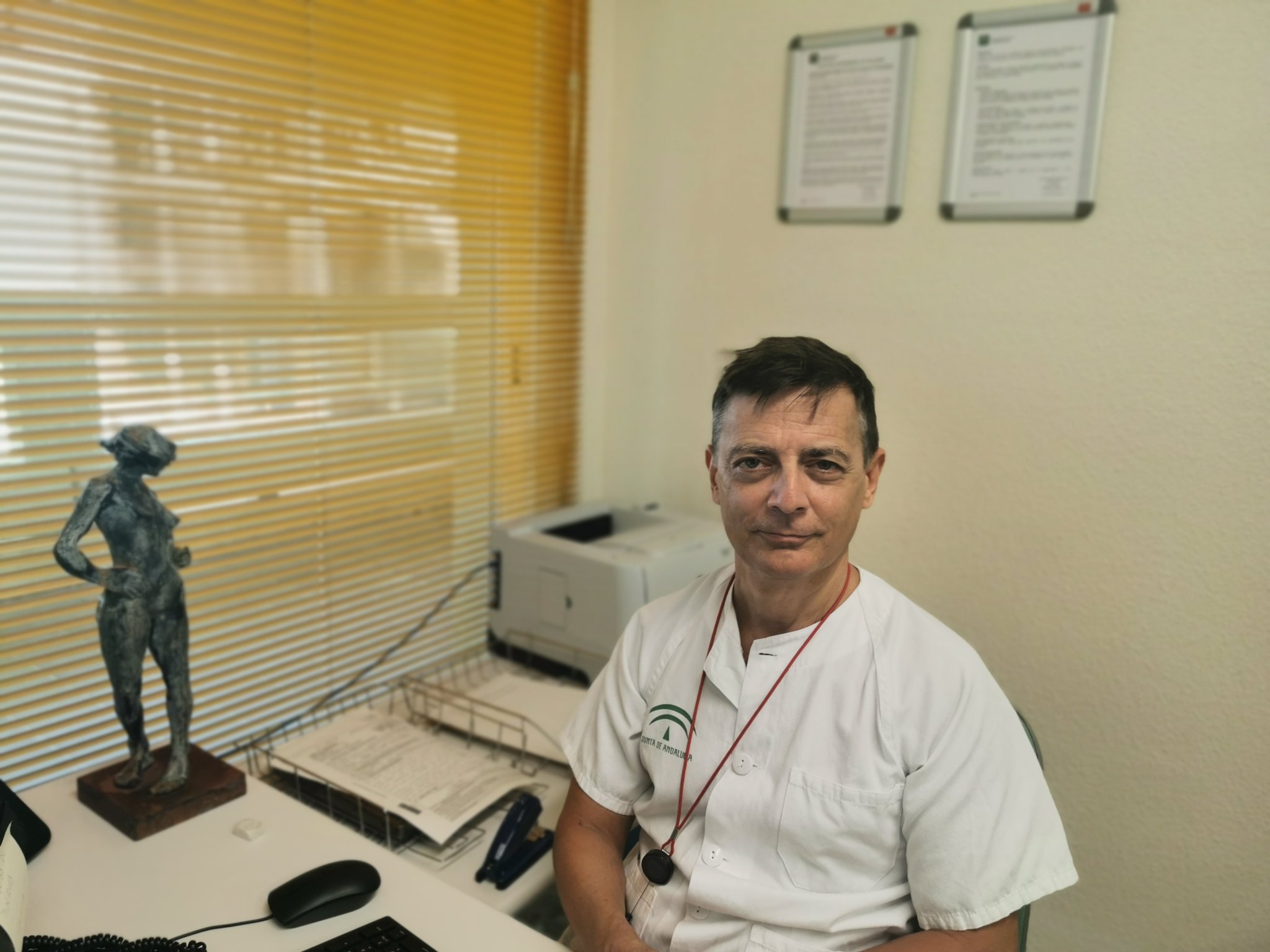El director del área de Ginecología y Obstetricia del Hospital Costa del Sol recibe el premio a la mejor tesis doctoral de la Sociedad Española de Senología y Patología Mamaria