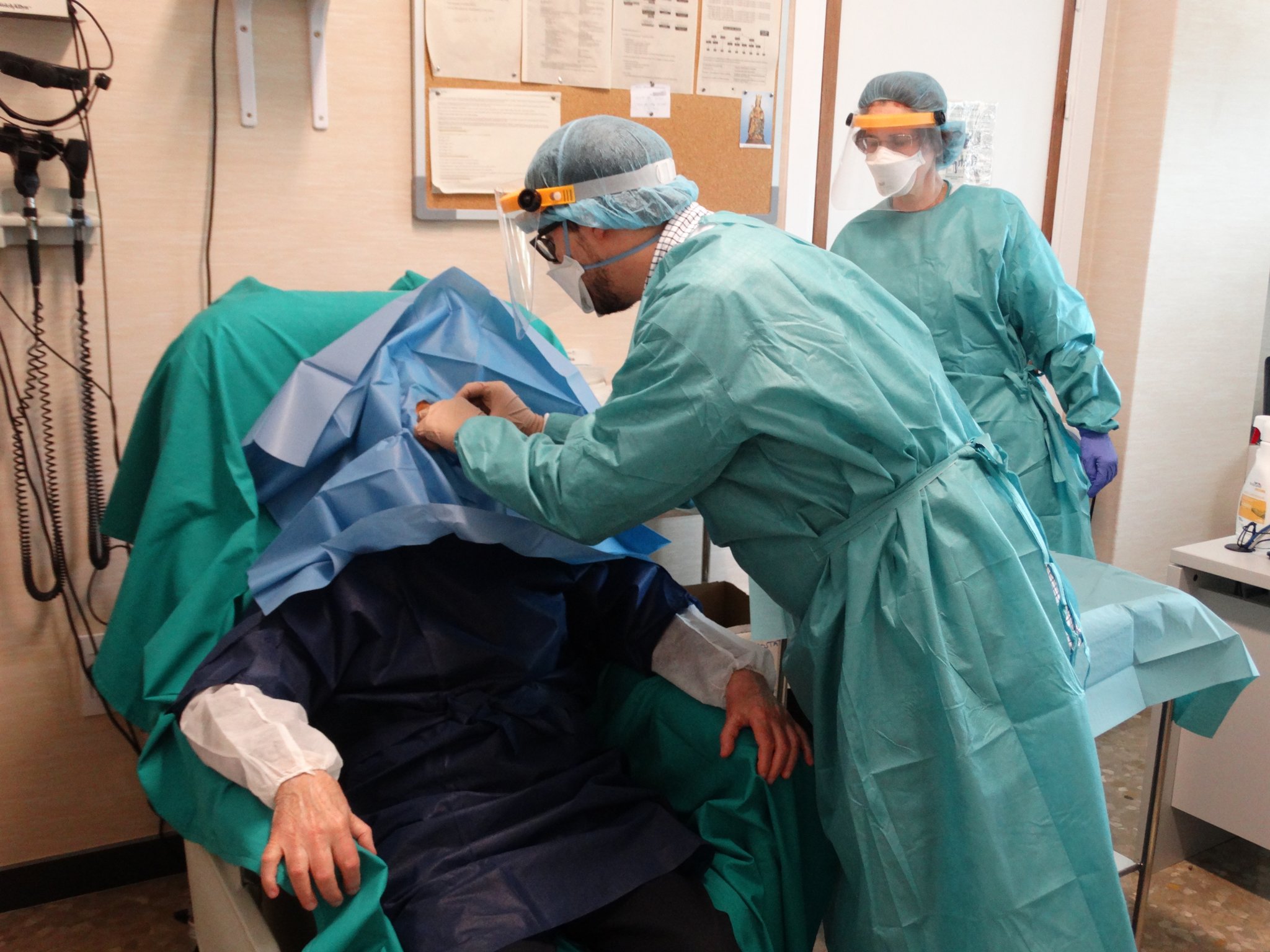 El Hospital Costa del Sol realiza una campaña sobre la Degeneración Macular Asociada a la Edad, principal causa de ceguera en España