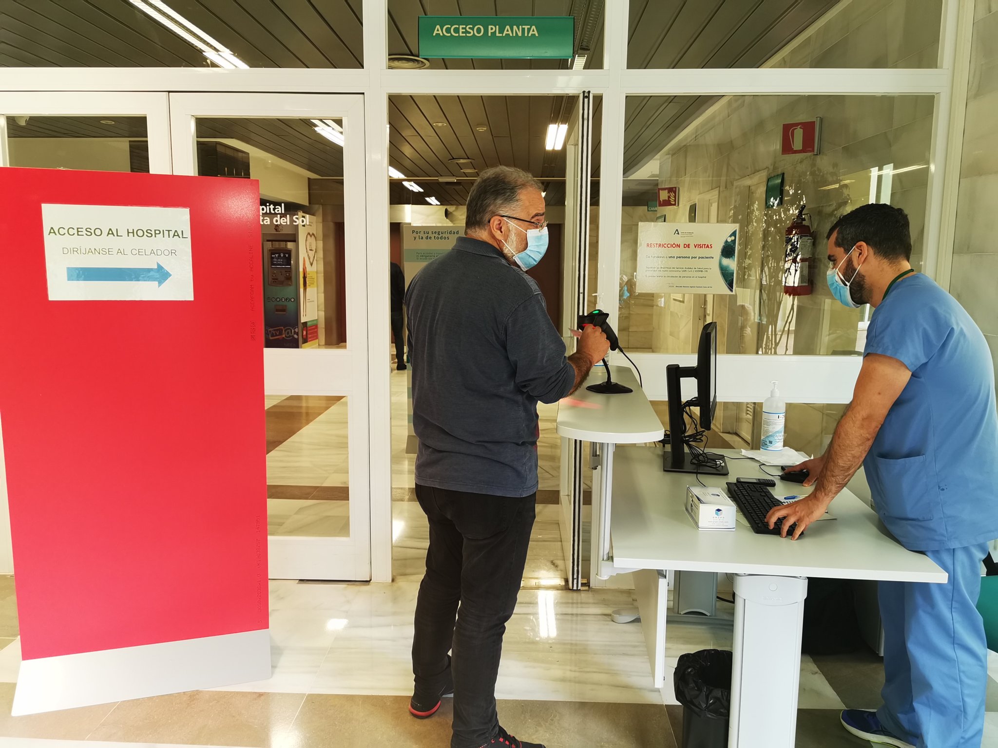 El Hospital Costa del Sol pone en marcha un control de accesos para familiares o acompañantes de pacientes ingresados