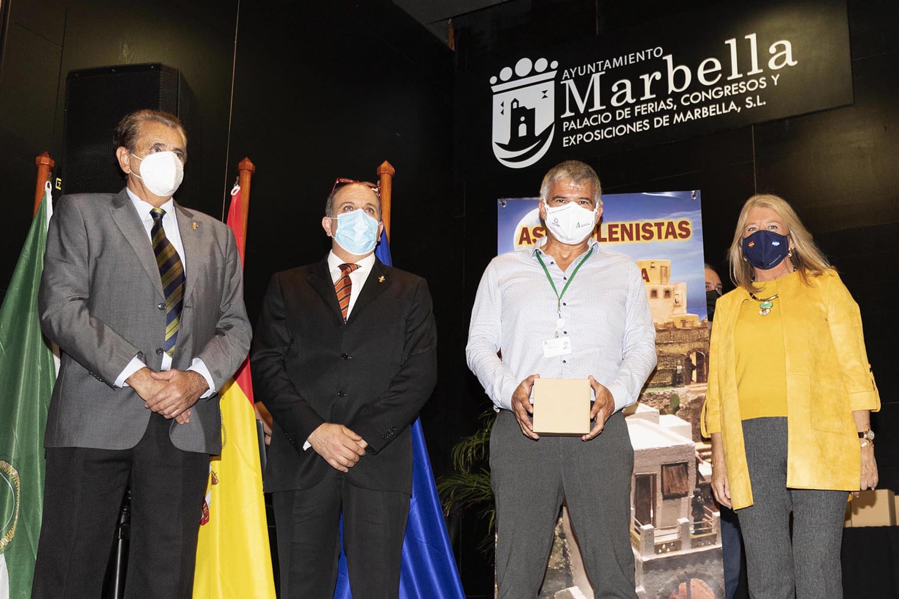 El Hospital Costa del Sol ha sido reconocido por su labor al frente a la pandemia por la Asociación de Belenistas de Marbella