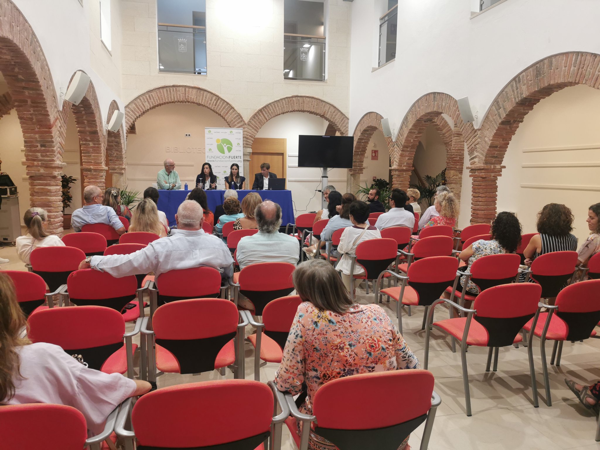 Investigadores del Hospital Costa del Sol estudian factores asociados al manejo clínico de pacientes oncológicos en cáncer de mama y colorrectal
