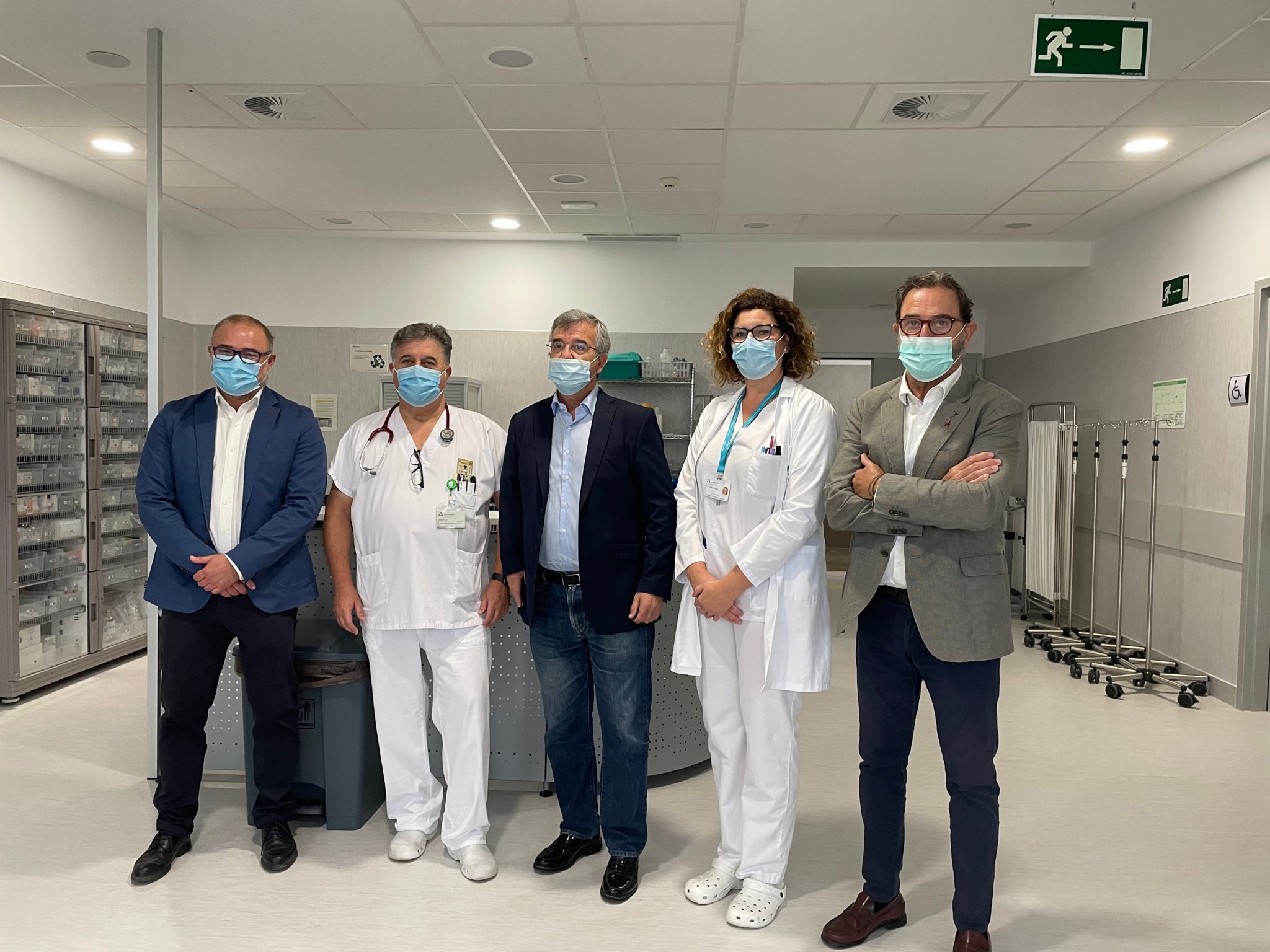 El delegado territorial de Salud, el gerente del centro y el alcalde del municipio han visitado hoy la unidad de Urgencias del Hospital de Alta Resolución de Estepona