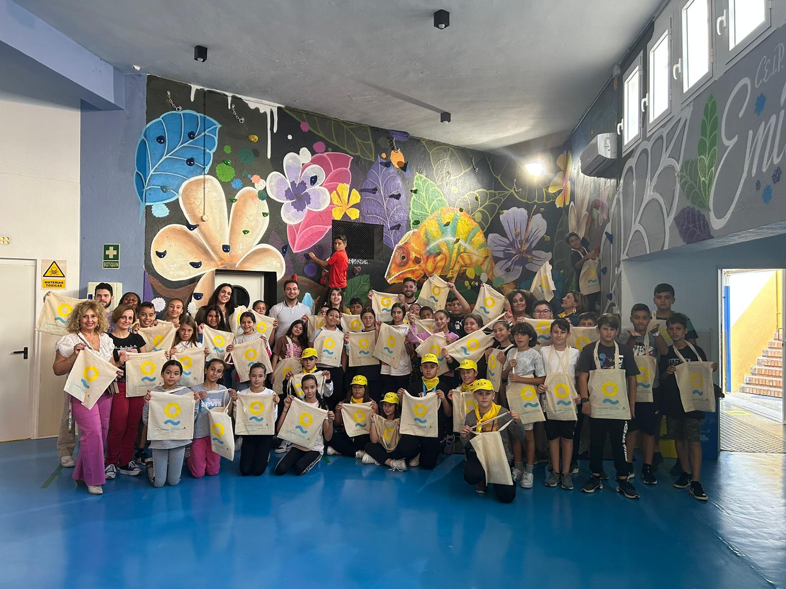 El ‘Proyecto Soludable’ ofrece una intervención interactiva en el CEIP Emilia Olivares para educar a los jóvenes en conductas saludables de fotoprotección