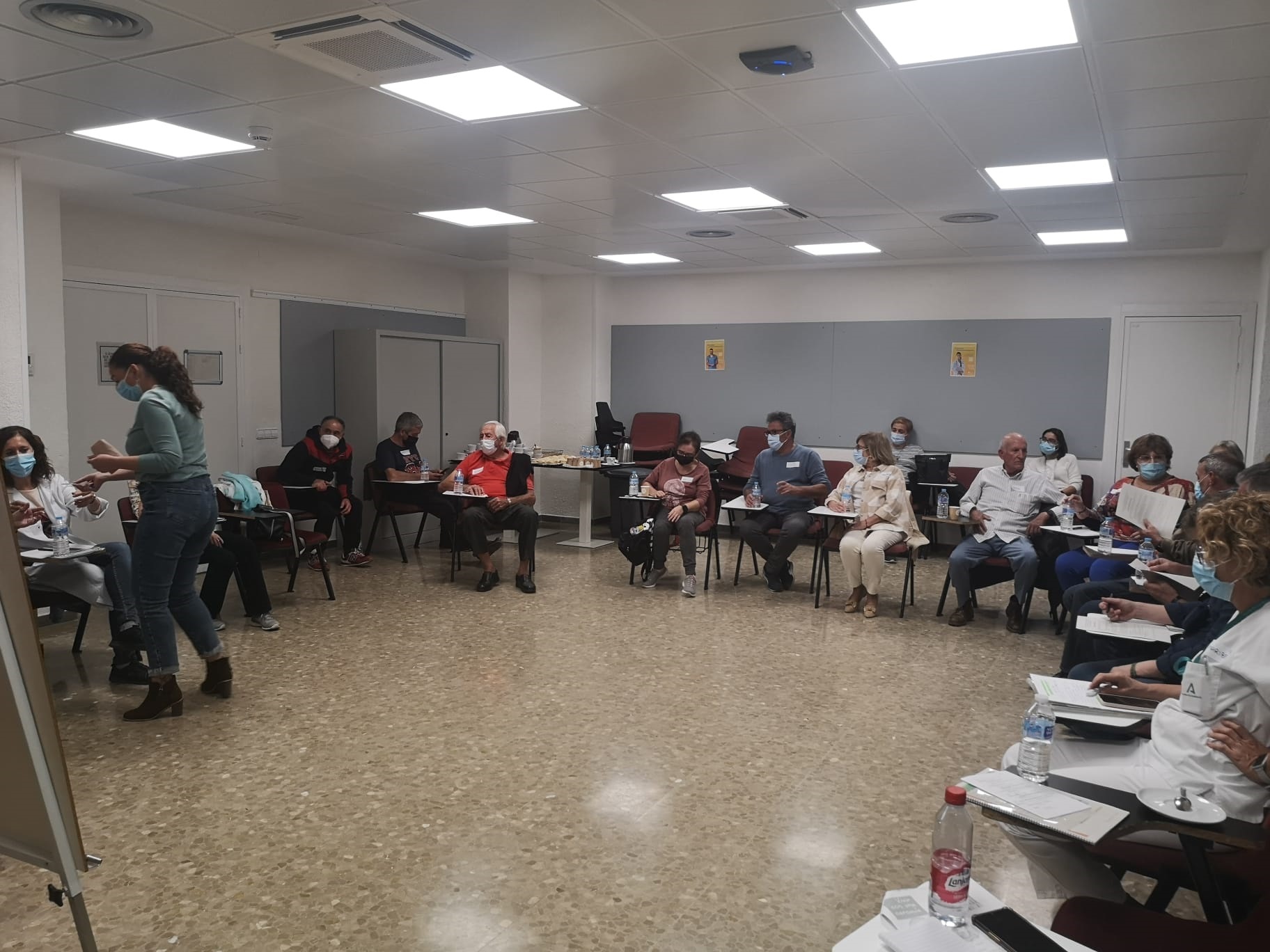 Pacientes y profesionales de Marbella forman a personas con una ostomía para que aprendan a mejorar su calidad de vida