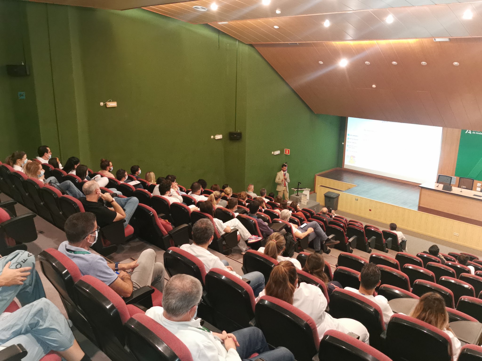 El Hospital Costa del Sol muestra las últimas novedades sobre viruela del mono en una ponencia enmarcada en el 30 aniversario