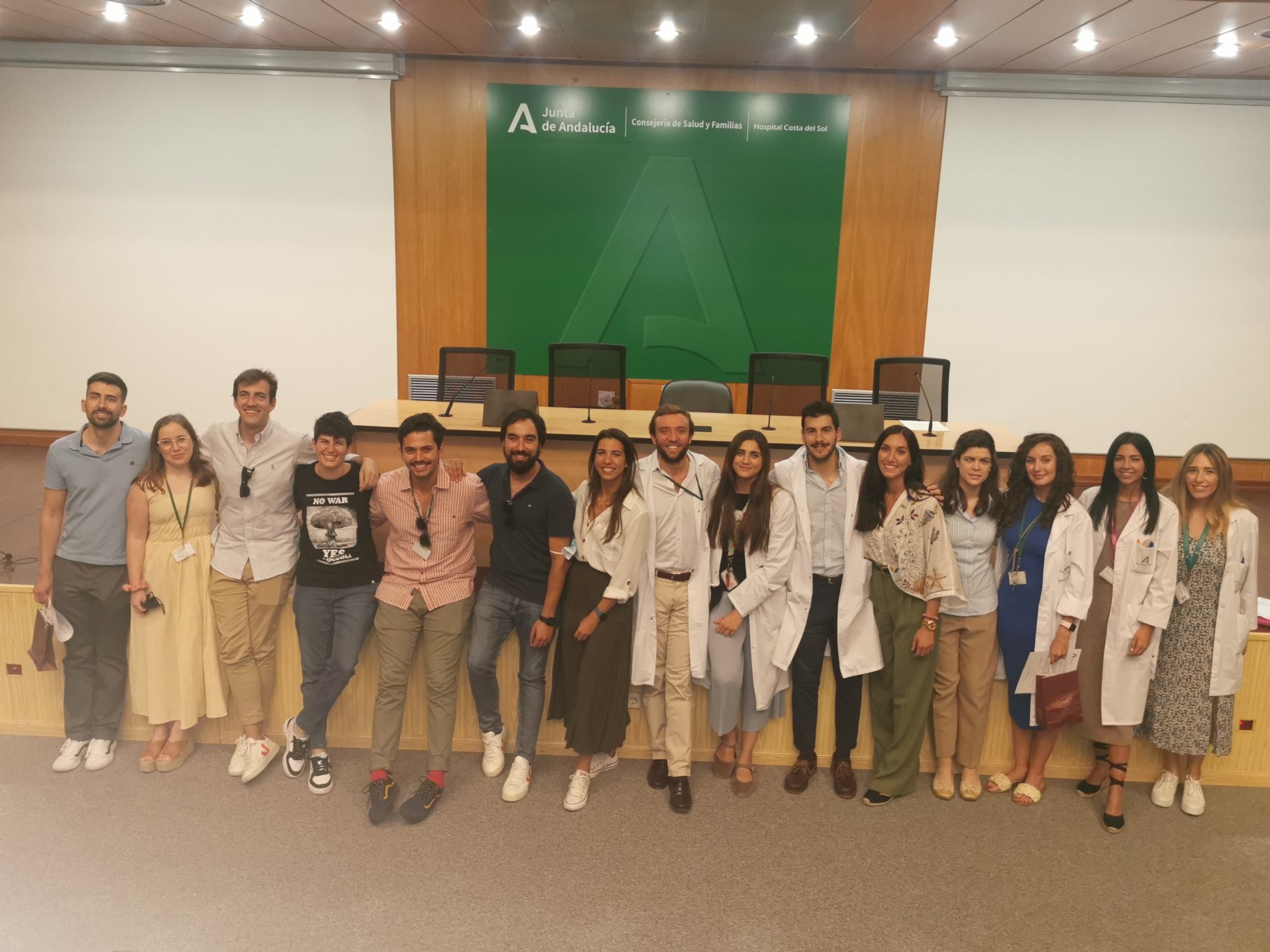 El Hospital Costa del Sol rinde homenaje a 23 nuevos profesionales que finalizan este mes de mayo su formación como especialistas internos residentes