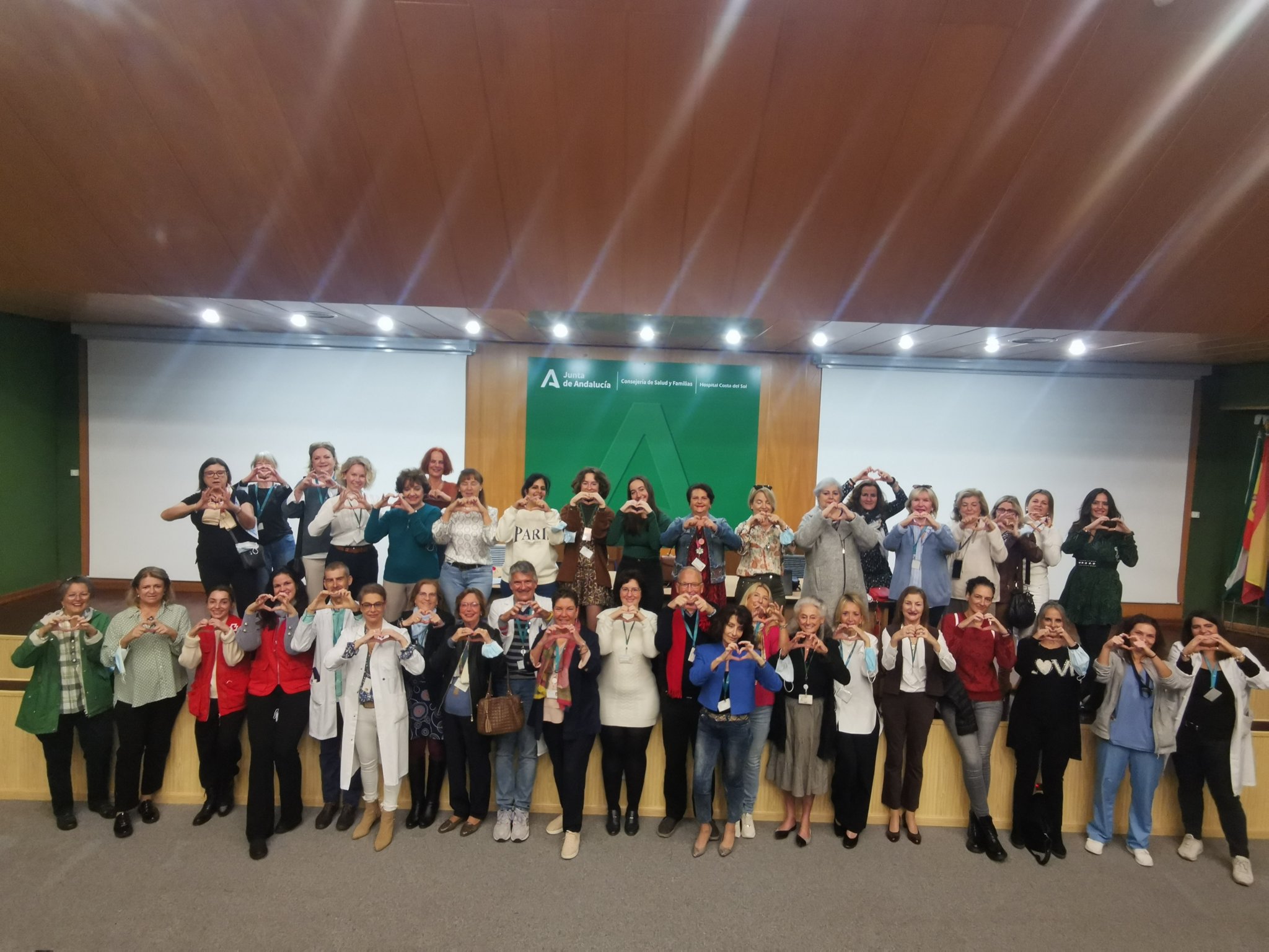 El Hospital Universitario Costa del Sol continúa su campaña de visibilización de la figura del voluntario y de difusión de todos los programas en marcha en sus centros