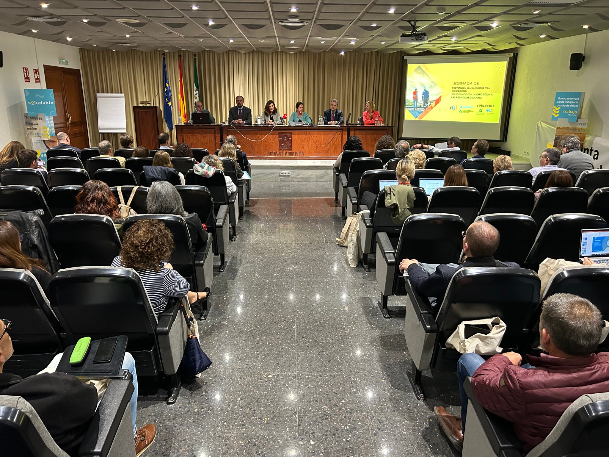 Empleo y Salud impulsan un manual de buenas prácticas para prevenir el cáncer de piel en el trabajo