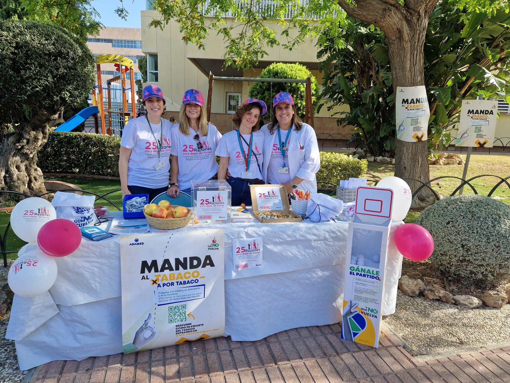El área de Neumología del Hospital Universitario Costa del Sol realiza una campaña para informar y concienciar de la importancia de dejar de fumar