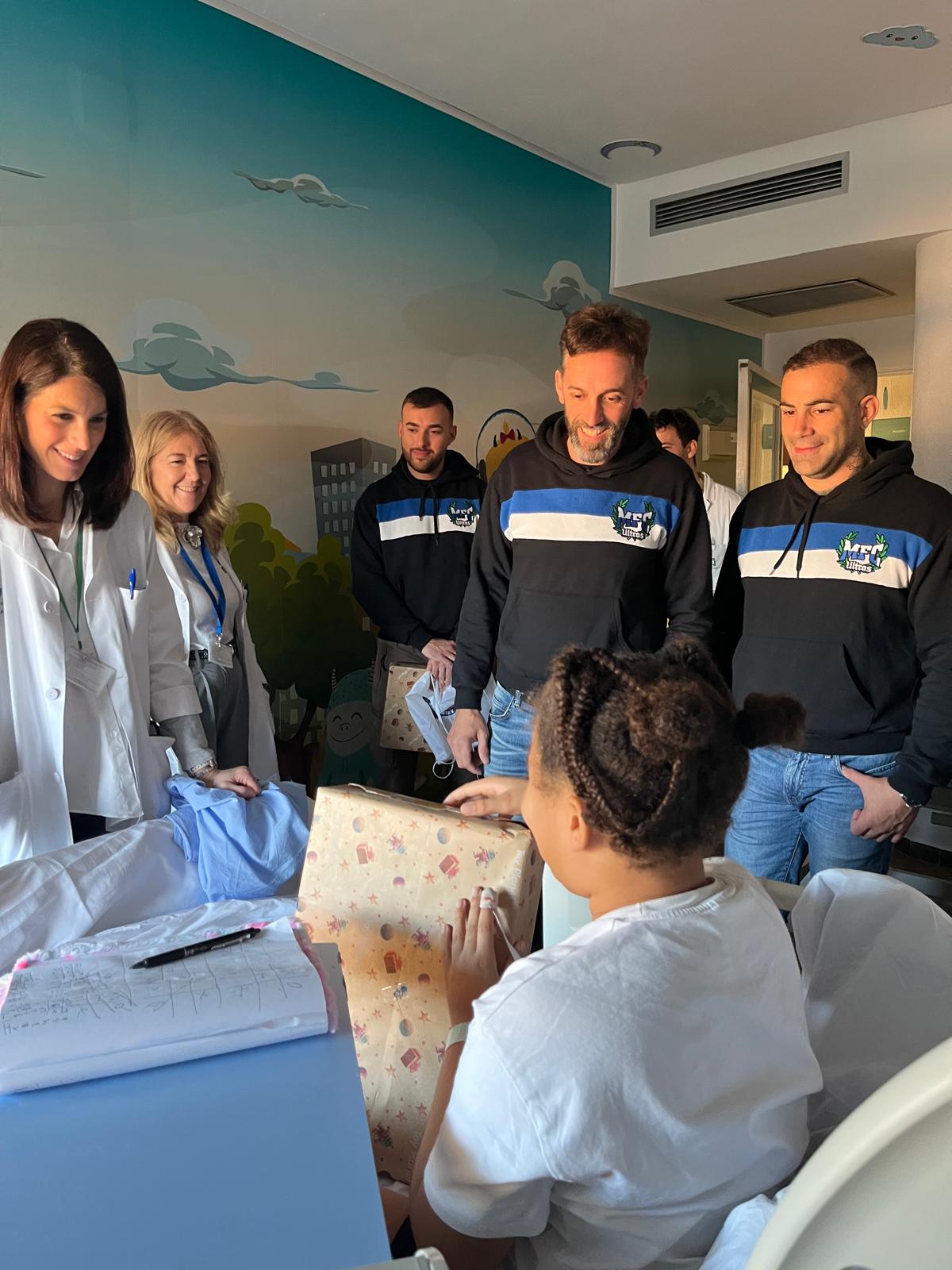 El Hospital Universitario Costa del Sol celebra estas fiestas ofreciendo a pacientes y profesionales actividades y menús especiales